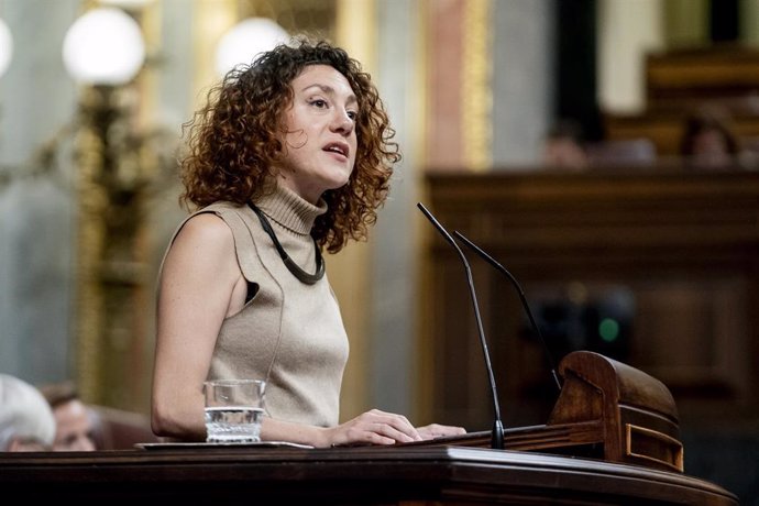 La portavoz de Sumar en el Congreso, Aina Vidal, interviene durante una sesión plenaria en el Congreso de los Diputados, a 26 de septiembre de 2024, en Madrid (España). El Congreso aborda hoy el acuerdo de financiación singular con Cataluña. Además, se de