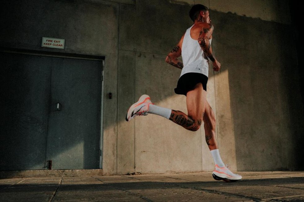 Kiprun presenta las zapatillas KD900.2 para los entrenamientos de running intensivos y la competición.