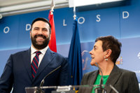 Bildu pacta con el Gobierno el fin de las pelotas de goma y acabar con las devoluciones en caliente en seis meses