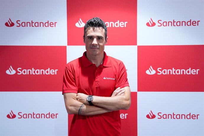 El extriatleta Javier Gómez Noya en un desayuno organizado por Banco Santander.