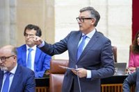 Vox a Moreno: "No quiero pensar que esté utilizando las mismas prácticas de contratación que el PSOE-A"