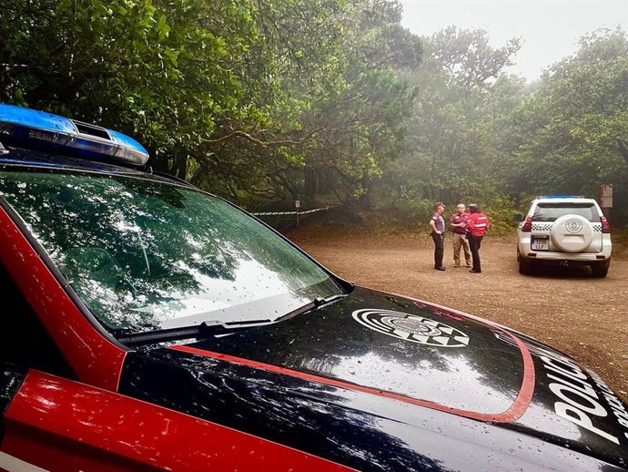 Servicio conjunto de Policía Canaria y Cabildo de Tenerife en el control de senderos en el Parque Rural de Anaga
