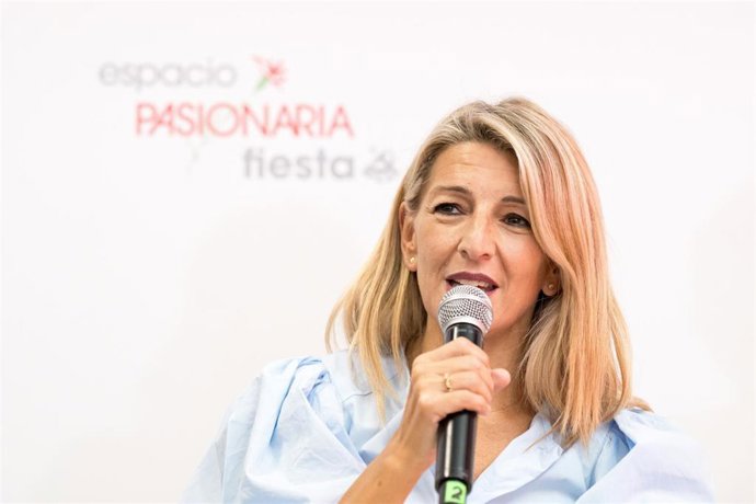 La vicepresidenta segunda y ministra de Trabajo, Yolanda Díaz durante un debate 'Por la reducción de la jornada laboral', en el Recinto Ferial Auditorio Miguel Ríos, a 29 de septiembre de 2024, en Rivas Vaciamadrid, Madrid (España). 