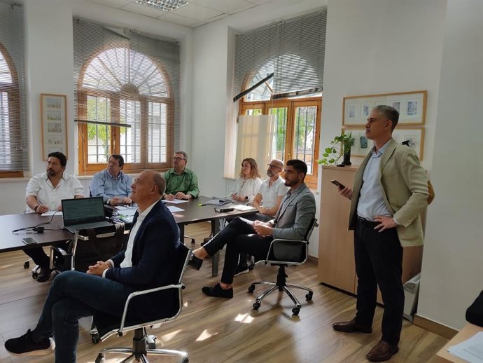 Alcalá de Guadaíra (Sevilla) aborda un estudio de las necesidades formativas de las empresas dentro del Pacto Local por el Empleo.