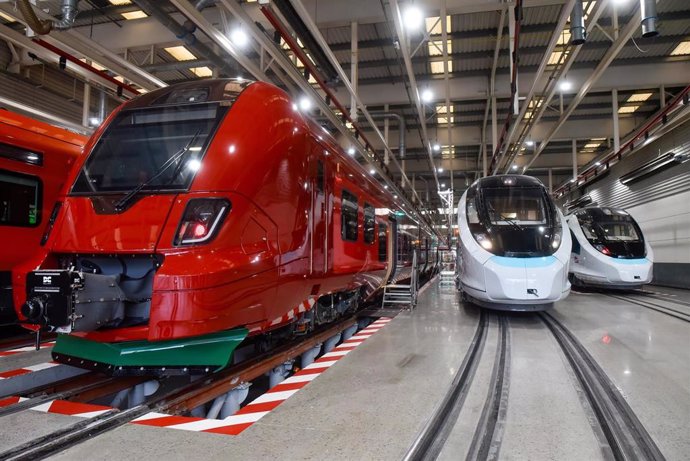 Archivo - Algunos de los nuevos trenes de ancho métrico de Renfe, en CAF, a 26 de febrero de 2024, en Beasain, Gipuzkoa, País Vasco (España).