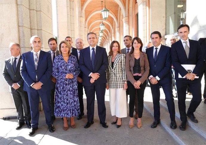 Imagen de la reunión de Vivienda
