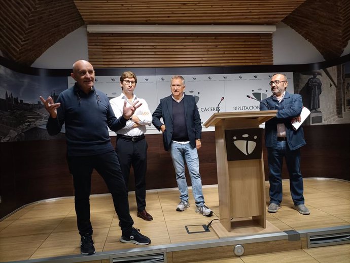 Toño Pérez, Miguel Galán, José Polo y Miguel Ángel Morales en la presentación del programa de musicoterapia de la Diputación de Cáceres y Fundación Atrio