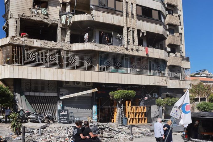 Edificio alcanzado en un bombardeo del Ejército de Israel contra la capital de Líbano, Beirut