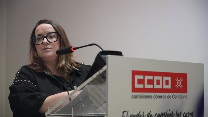 Rosa Mantencón, secretaria general de CCOO Cantabria