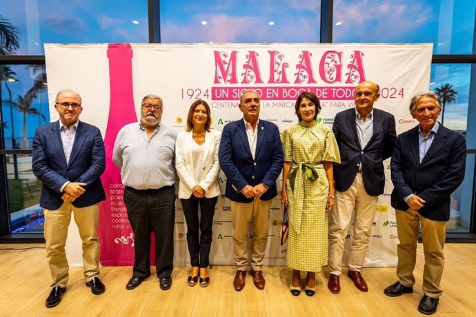 'Málaga' Para Vinos Celebra En Estepona Su Centenario Y Presenta La Senda Azul Y Una Cata Guiada Frente Al Mar