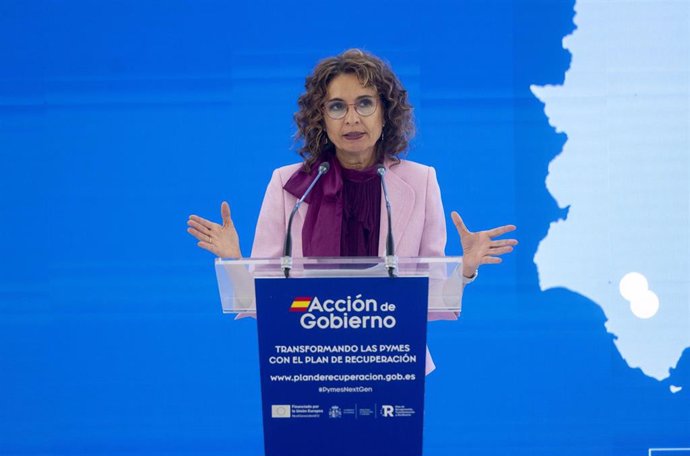 La vicepresidenta primera y ministra de Hacienda, María Jesús Montero, clausura la jornada 'Transformando las Pymes con el Plan de Recuperación’, en la Escuela de Organización Industrial, a 3 de octubre de 2024, en Madrid (España). 