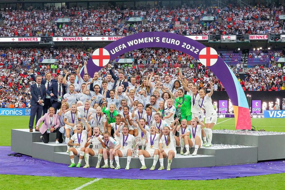 Archivo - Las jugadoras de Inglaterra celebran después de ganar la UEFA Women's Euro 2022, partido de fútbol final entre Inglaterra y Alemania el 31 de julio de 2022 en el estadio de Wembley en Londres, Inglaterra - Foto Nigel Keene / ProSportsImages / 