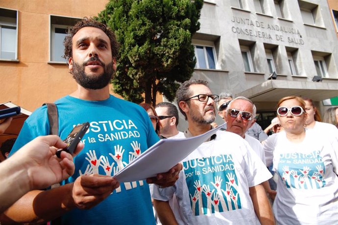 Archivo - Jesús Candel, Spiriman, presenta queja ante la Delegación de Salud, en imagen de archivo