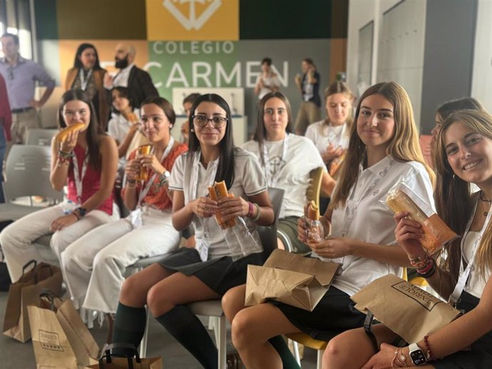 Enrique Tomás promueve la cultura del jamón en el 18th ESN Conference "reforzando alianzas educativas".