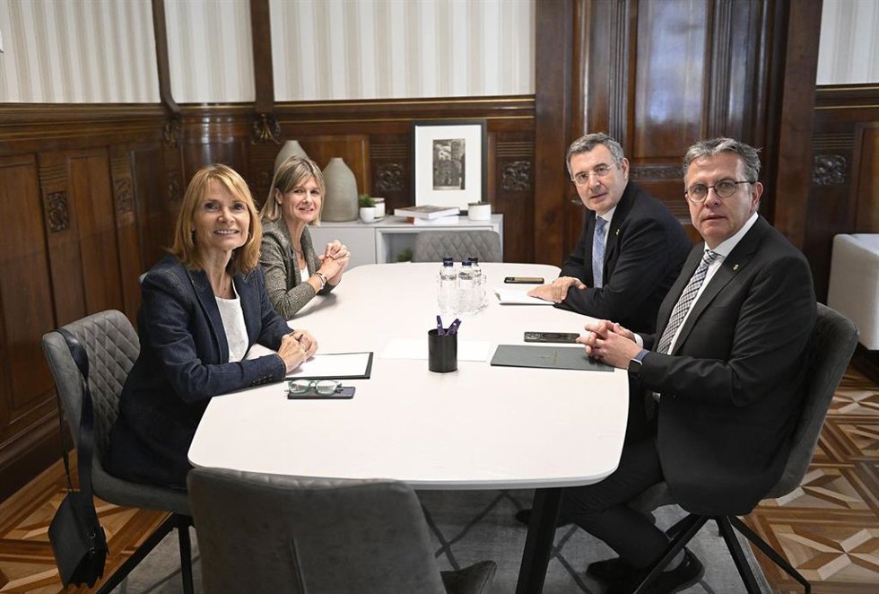 La presidenta de la Diputación de Barcelona, Llusa Moret; la de la Diputación de Tarragona, Noemi Llauradó; el de la Diputación de Girona, Miquel Noguer; y el de la Diputación de Lleida, Joan Talarn, este jueves.