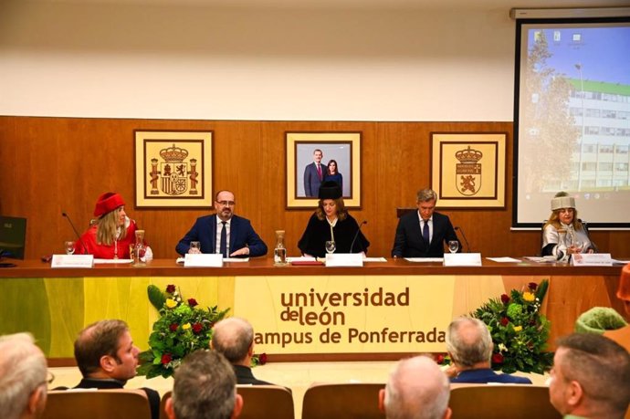 Ceremonia de apertura del curso académico celebrada este jueves en el Campus de la ULE en Ponferrada (León)