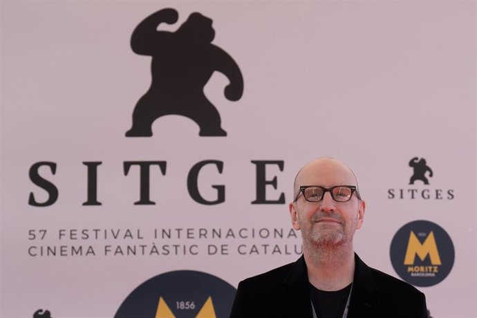 El director y guionista Steven Soderbergh posa en el photocall de ‘Presence’, en el Festival de Sitges, a 3 de octubre de 2024, en Sitges