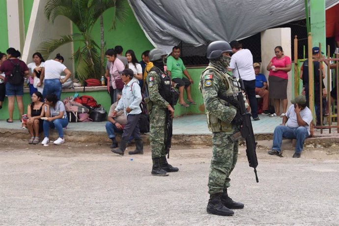 Archivo - Imagen de archivo de militares en Chiapas (México)