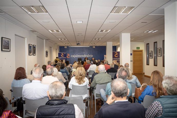 Conferencia de Miguel Ángel Morales para inaugurar el curso de la asociación Torres de Cáceres