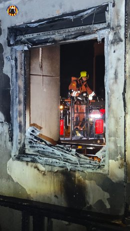 Bomberos actúan en incendio en vivienda
