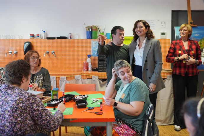 Ayuso en la Fundación Juan XXIII