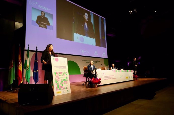 Archivo - Loles López participa en un congreso sobre el estudio de la violencia contra las mujeres.