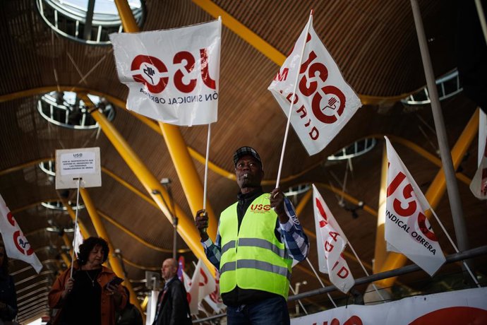 Archivo - Trabajadores de Handling durante una concentración.