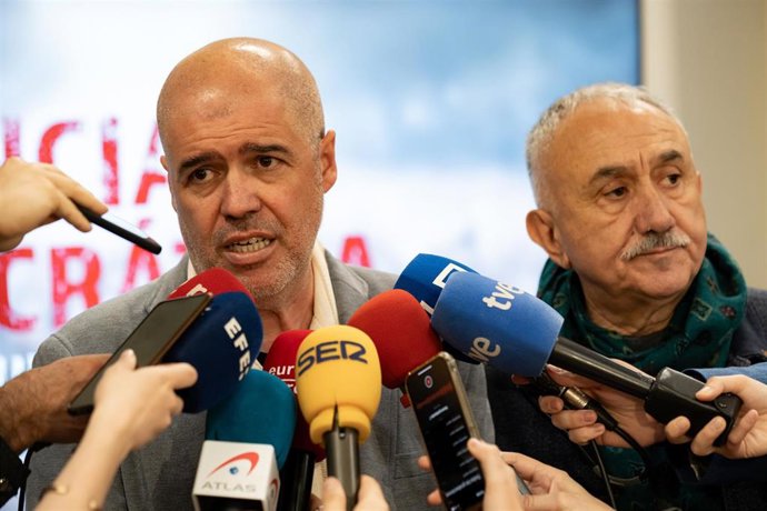 Archivo - El secretario general de CCOO, Unai Sordo, y el secretario general de UGT, Pepe Álvarez , en una imagen de archivo