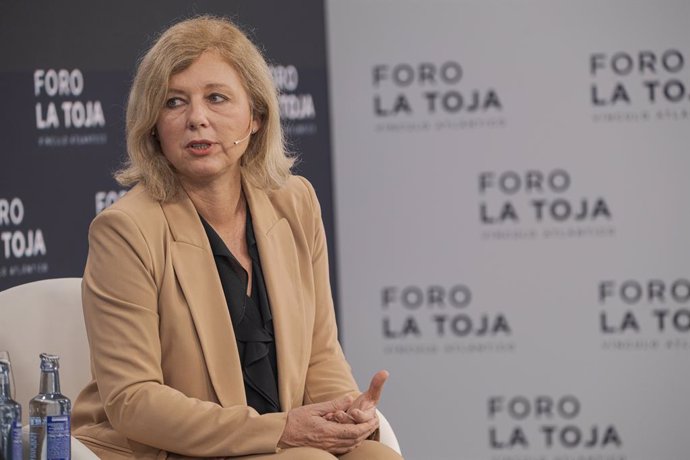 La Vicepresidenta Comisión Europea, Vera Jourova, durante la celebración de la tercera mesa de debate de la VI edición del Foro de la Toja-Vínculo Atlántico, en Eurostars Gran Hotel La Toja, a 4 de octubre de 2024, en La Toja, Pontevedra, Galicia (España)