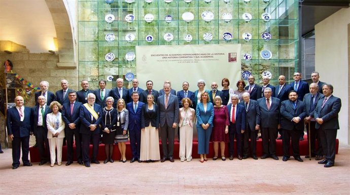 Participantes en el 'Encuentro de las Academias Hispanoamericanas de la Historia: Una historia compartida y sus Academias',