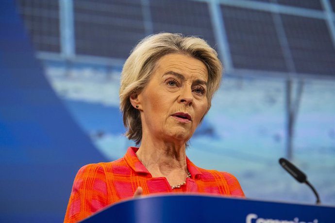 La presidenta de la Comisión Europea, Ursula Von der Leyen, durante una rueda de prensa en Bruselas (archivo)