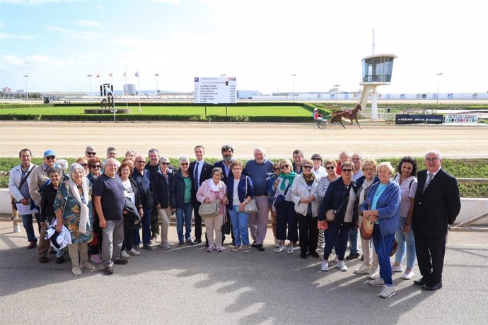 El Consell pone en valor el mundo del trote con más de 50 eventos y actividades guiadas en el hipódromo de Son Pardo