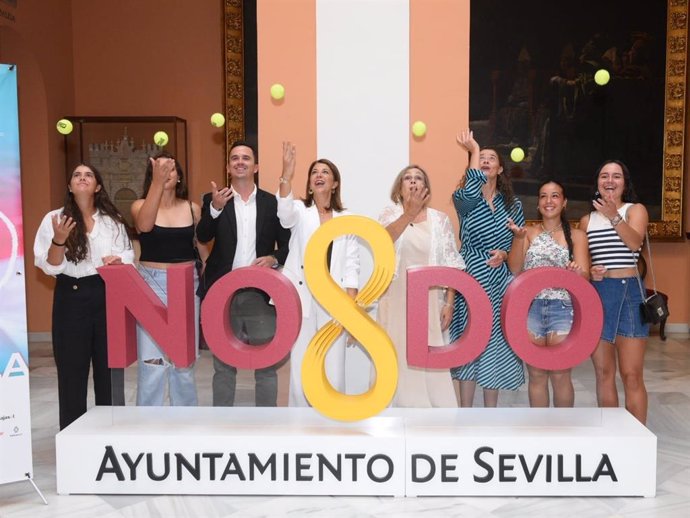 Presentación de la Copa Nadia, torneo internacional de tenis femenino, en el Ayuntamiento.