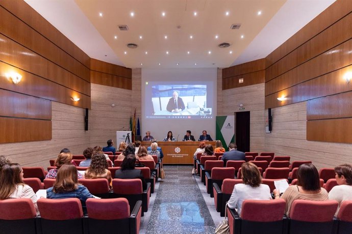 Vista de la celebración de uno de los Cursos de Verano en la sede tecnológica de la UNIA en Málaga.