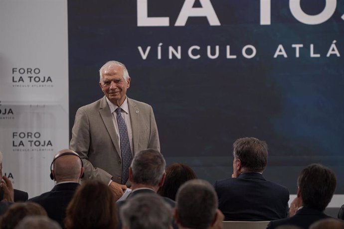 El alto representante y vicepresidente de la Comisión Europea, Josep Borrell, interviene durante la primera jornada del Foro de La Toja-Vínculo Atlántico