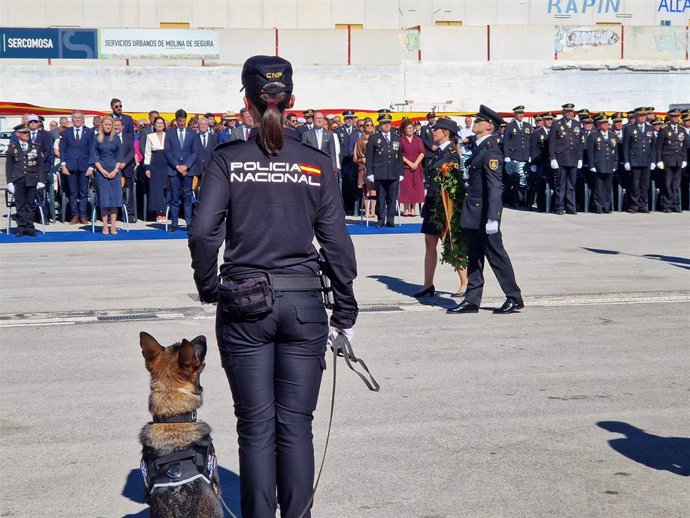 La delegada del Gobierno ha presidido hoy en Molina de Segura el acto conmemorativo de los Santos Ángeles Custodios, patronos del Cuerpo