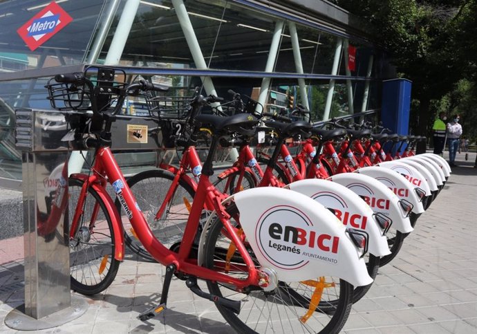 Archivo - Bicicletas del sistema 'EnBici' de Leganés