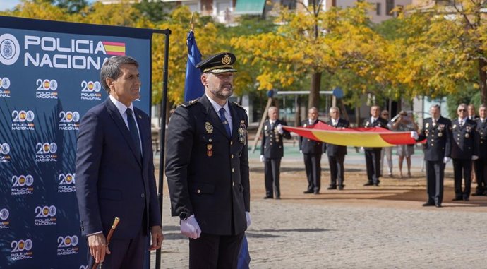 El delegado del Gobierno de España en Andalucía, Pedro Fernández, ha presidido, junto con el jefe Superior de Policía de Andalucía Oriental, Luis Jesús Esteban, los actos institucionales con motivo de la festividad del Día de la Policía Nacional.