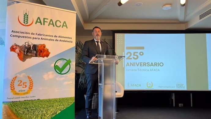 El director general de la Producción Agrícola y Ganadera de la Consejería de Agricultura, Pesca, Agua y Desarrollo Rural, Daniel Quesada, ha puesto en valor "el trabajo en la defensa de los intereses del sector ganadero" por parte de AFACA.