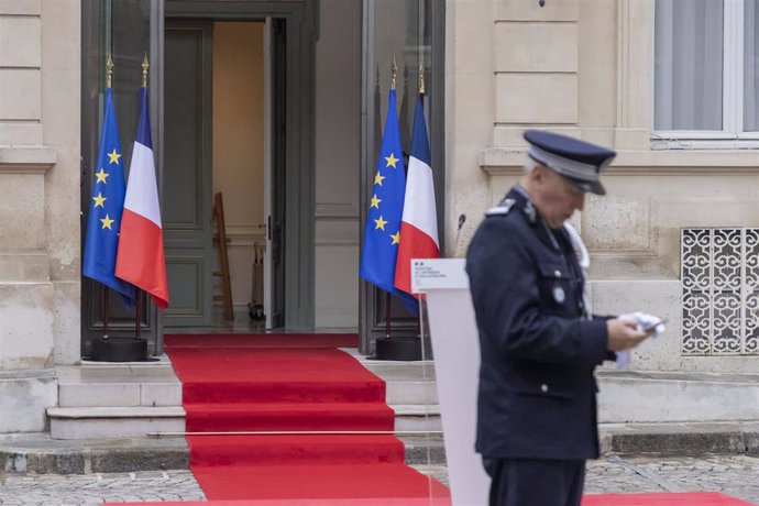 Banderas de la Unión Europea y Francia (Archivo)