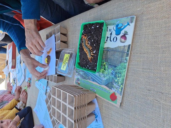 Uno de los puestos en imagen de archivo.