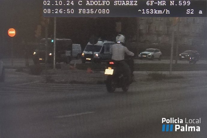 La Policía Local detecta a un motorista circulando a 153 km/h en la avenida Adolfo Suárez de Palma