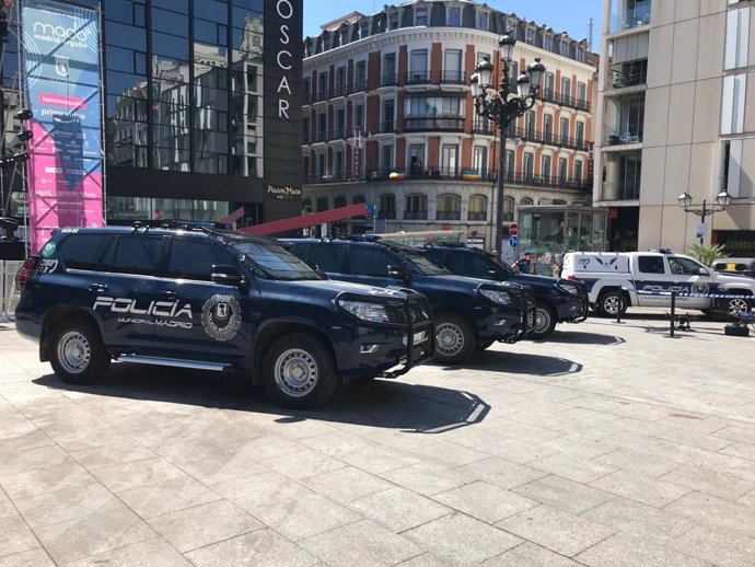 Archivo - Más de 500 policías municipales vigilarán las fiestas del Orgullo con especial atención a posibles delitos de odio