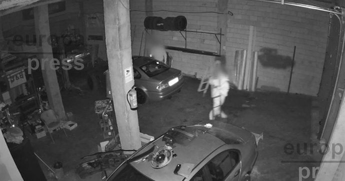 Robo de un coche en una nave de Trobajo del Camino (León)