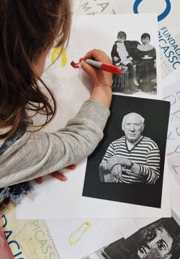 Archivo - Imagen de archivo de un taller para niños en uno de los espacios culturales municipales de Málaga.