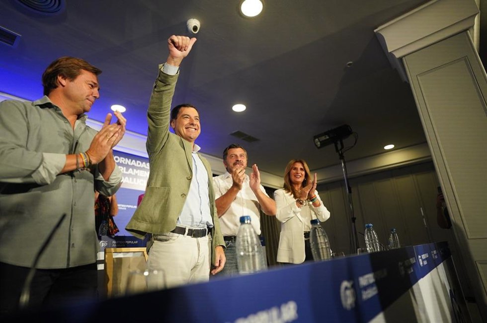 Juanma Moreno en Linares