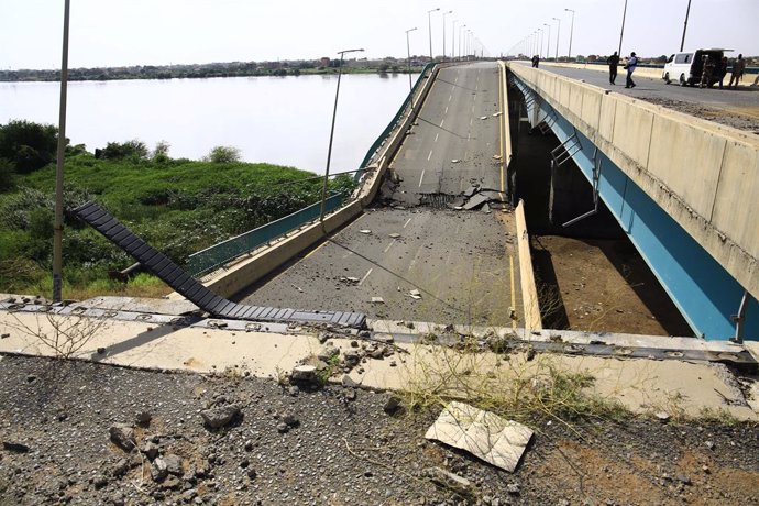 KHARTOUM, Oct. 3, 2024  -- This photo taken on Oct. 2, 2024 shows partial destruction of the Al-Halfaya Bridge linking the Sudanese city of Bahri with Omdurman city, north of the Sudanese capital Khartoum. Sudan has been embroiled in a deadly conflict bet