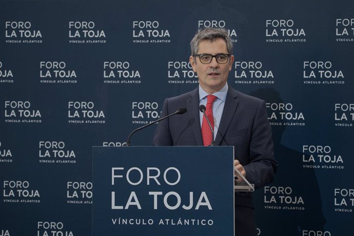 El ministro de la Presidencia, Relaciones con las Cortes y Justicia, Félix Bolaños, interviene durante la clausura del Foro La Toja, a 5 de octubre de 2024, en la Illa de Toxa, Pontevedra, Galicia (España). El Foro La Toja – Vínculo Atlántico 2024, que ce