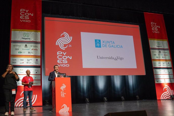 Archivo - El conselleiro de Educación, Ciencia, Universidade e FP, Román Rodríguez, en la Python Conference España, en Vigo, a 5 de octubre de 2024.