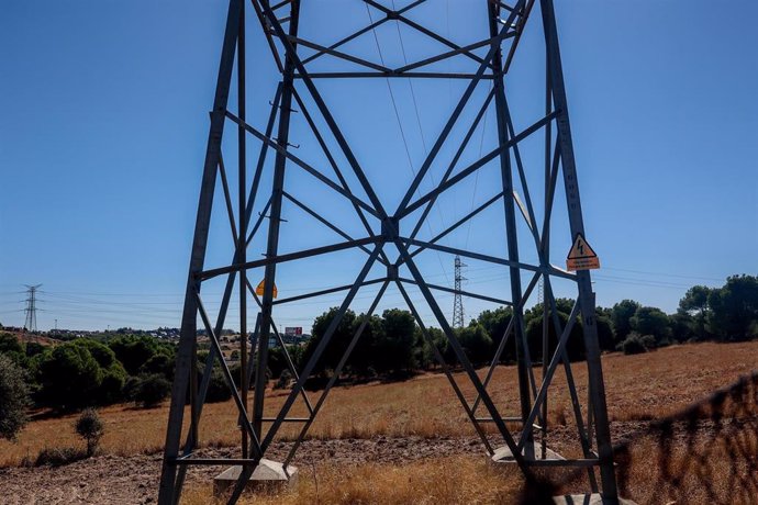 Torre de alta tensión, en Madrid (España)